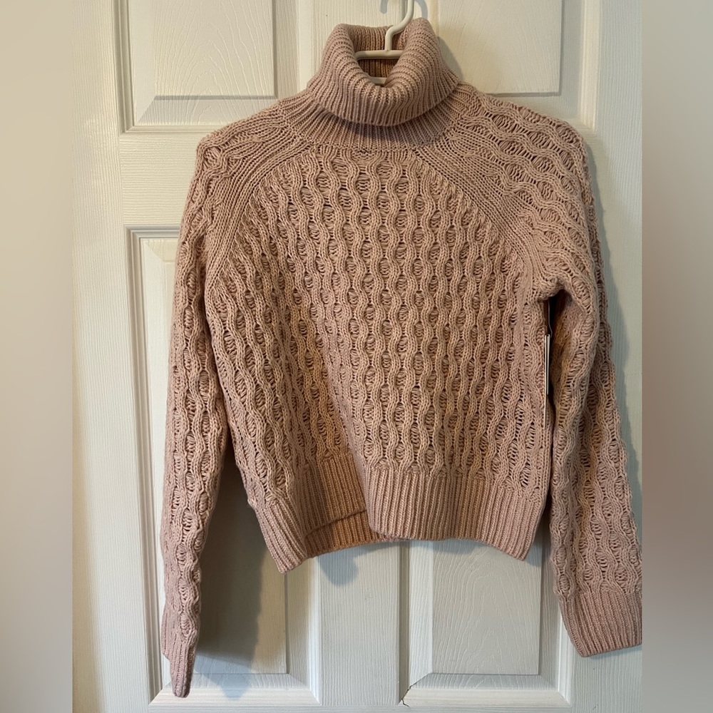 BNWT Rose Turtleneck Laundry by Shelli Segal Size Small